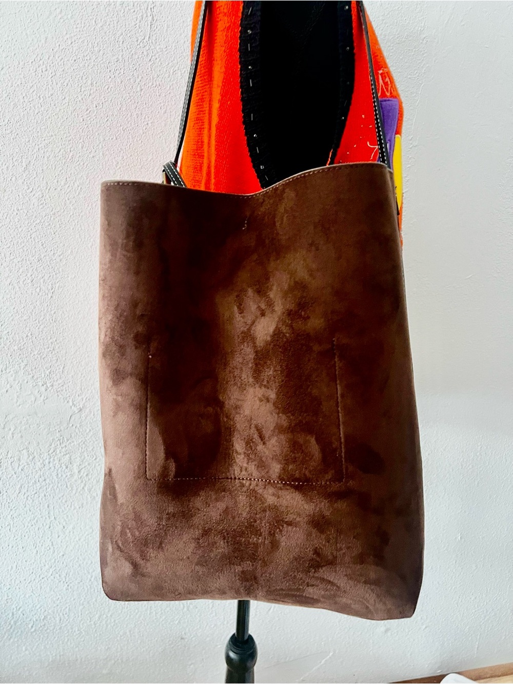 NWTs GAP Vegan Suede Shoulder Bag Boho Bucket Tote Purse Chocolate Brown Boho - Picture 3 of 13